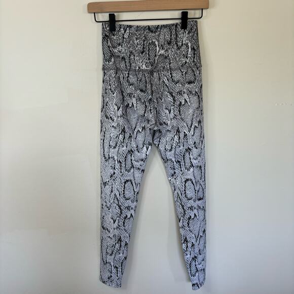 Beyond Yoga snakeskin leggings - size small - stone gray ombre - Picture 2 of 5